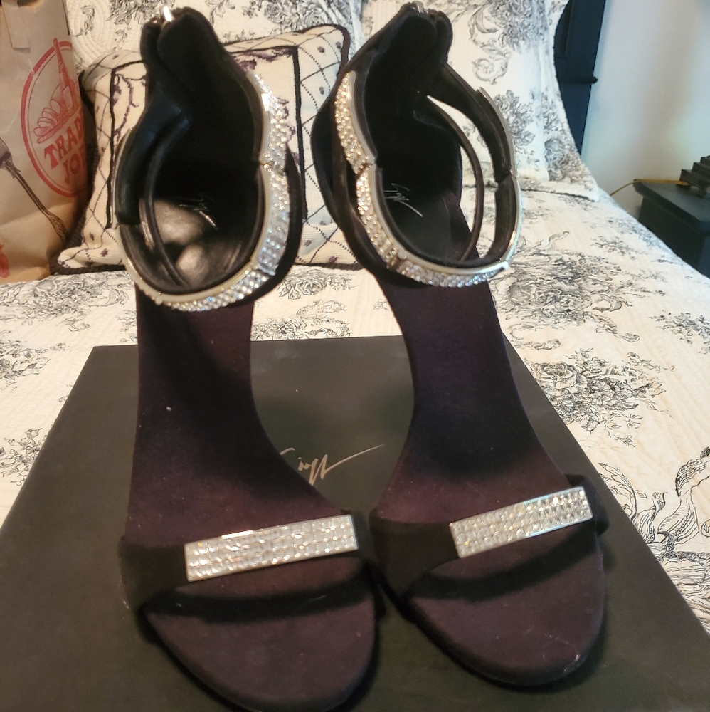 GIUSEPPE ZANOTTI Embellished Stilettos